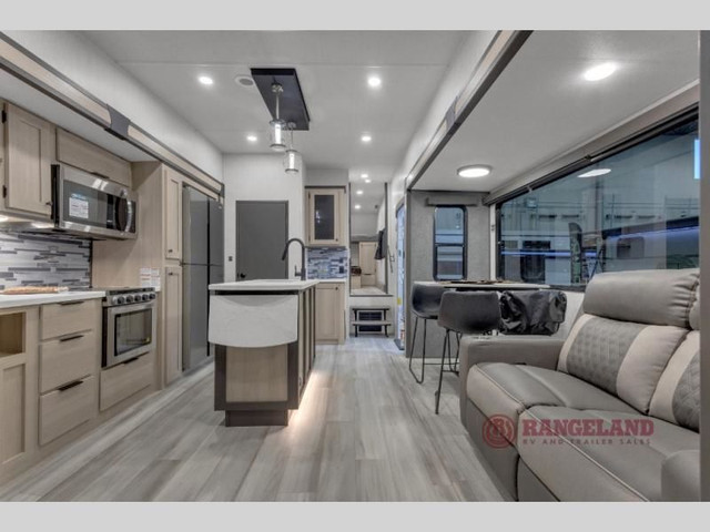 2025 Forest River RV Cardinal 35FUN in Travel Trailers & Campers in Calgary - Image 4