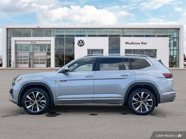 2024 Volkswagen Atlas Execline in Cars & Trucks in Medicine Hat - Image 4