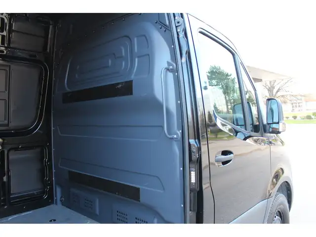 2020 Mercedes-Benz Sprinter Cargo Van 144\" - \"HIGH ROOF\" - \" in Cars & Trucks in City of Toronto - Image 9