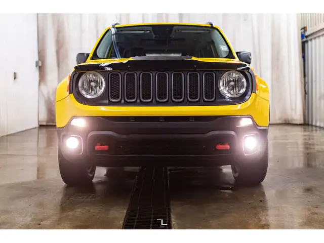 2015 Jeep Renegade 4x4 Trailhawk Leather BCam dans Autos et camions dans Grande Prairie - Image 5