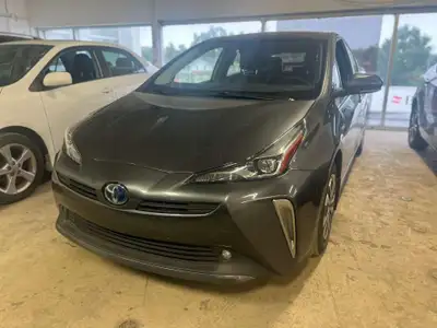 2021 Toyota Prius XLE + AWD-e+Hybrid