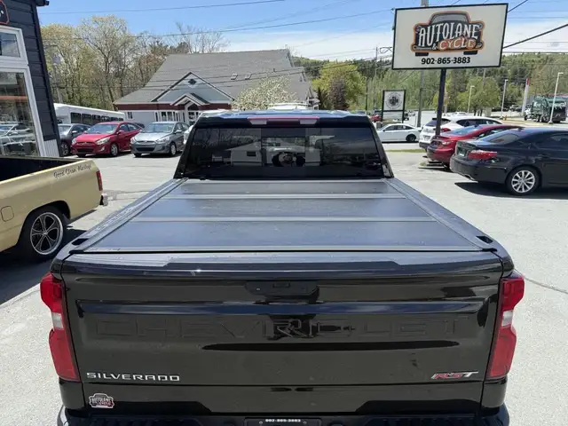 2020 Chevrolet Silverado 1500 RST 5.3L V8 | Fresh 2-Year MVI | A in Cars & Trucks in Bedford - Image 11