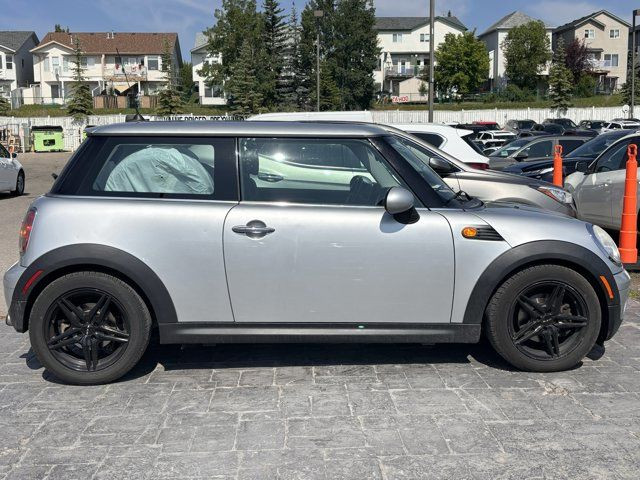 2010 MINI Cooper Hardtop 3M | No Accidents | 2 Sets of Tires in Cars & Trucks in Calgary - Image 3