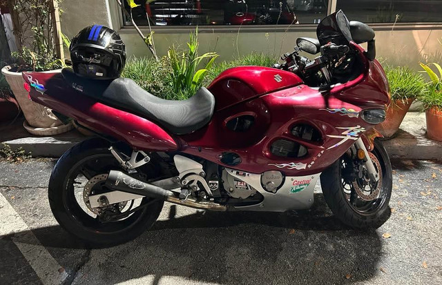 2006 SUZUKI GSX600F KATANA-BURGUNDY! in Street, Cruisers & Choppers in Edmonton
