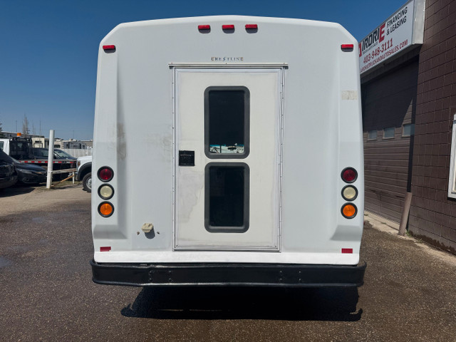 2009 Ford E-450 24 Passenger Bus in Cars & Trucks in Calgary - Image 4