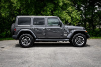Aluminum Wheels, HD Suspension, UConnect 4, Remote Keyless Entry, Dual Zone Climate Control! 6 LOCAT... (image 1)