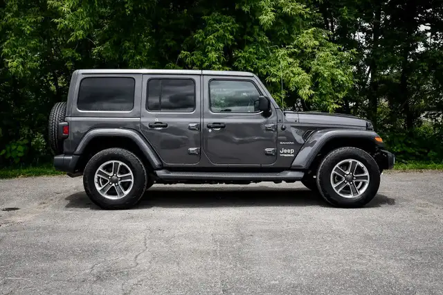 2018 Jeep Wrangler Unlimited Sahara • HEATED SEATS/STEERING • NA in Cars & Trucks in Cornwall - Image 3