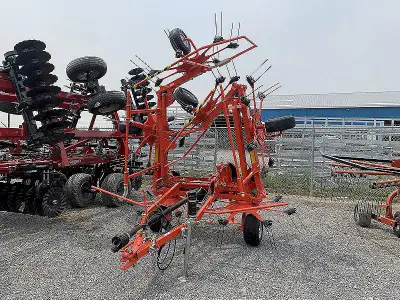 2025 KUHN GF 7803 THA HAY TEDDER STOCK # A106102 25 FOOT 7 INCH WORKING WIDTH 540 PTO 6 ROTORS 7 TIN...