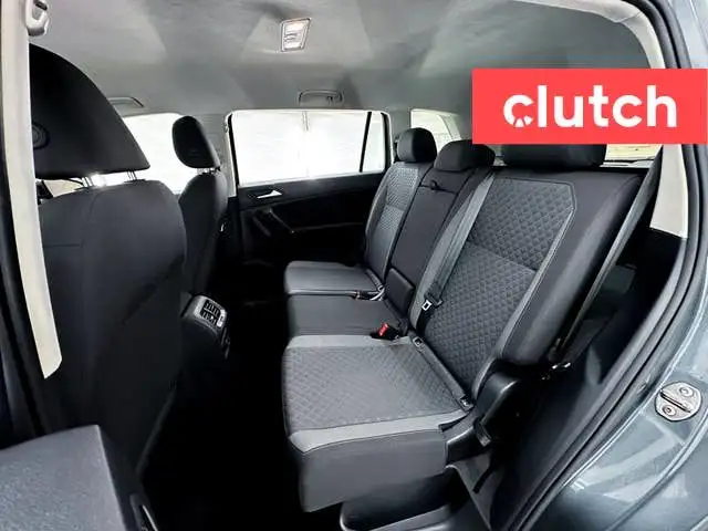 2020 Volkswagen Tiguan Trendline AWD w/ Apple CarPlay, Heated Fr dans Autos et camions dans Ville de Toronto - Image 18