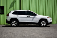 Bluetooth, Air Conditioning, Power Windows, Cruise Control! 6 LOCATIONS KINGSTON - (613) 384-5638 |... (image 1)