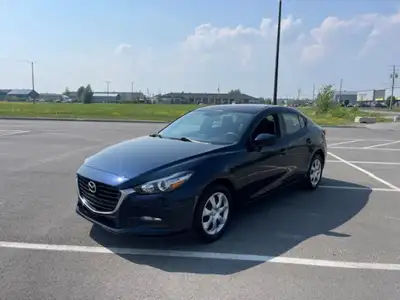Mazda 3 GX 2017 Manuel 4cyl 2.0L 65 000km Bluetooth Toit ouvrant Moniteur de la pression des pneus O...