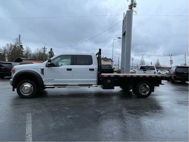  2022 Ford F-550 XLT DRW 4WD DIESEL PWR SEAT FLAT DECK GOOSE NEC in Cars & Trucks in Delta/Surrey/Langley - Image 4