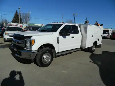 Welcome to Central Truck Sales. 2017 FORD XLT 4X4 F-350 (1 TON) SERVICE BODY WITH WIELDER ,6.2L engi...
