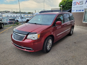 2014 Chrysler Town & Country Touring Limited WITH ONE YEAR WARRANTY