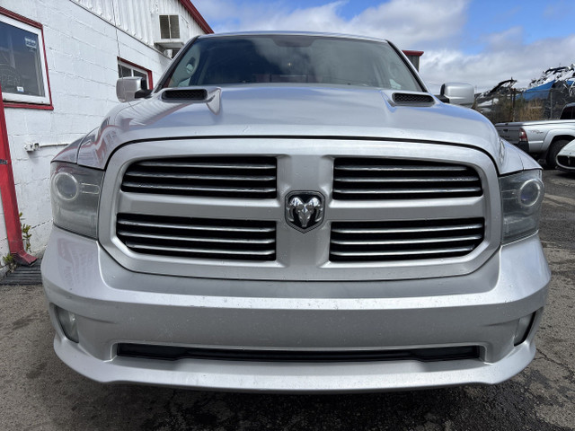 2013 Ram 1500 SPORT | CREW CAB | 5.7L HEMI | 4X4 | SUNROOF in Cars & Trucks in Calgary - Image 3