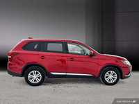 Le Mitsubishi Outlander ES 4WD 2019 est un VUS compact qui se distingue par son design sobre et élég... (image 7)