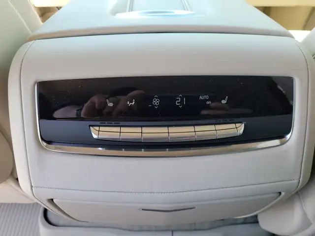 2024 Cadillac Escalade dans Autos et camions dans Peterborough - Image 16