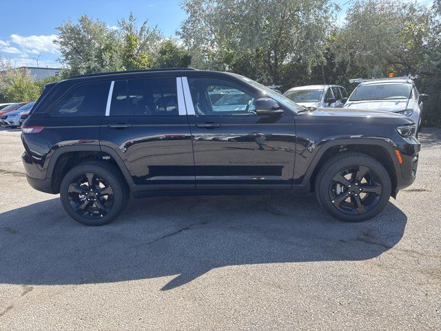 2025 Jeep Grand Cherokee Altitude in Cars & Trucks in Mississauga / Peel Region - Image 4