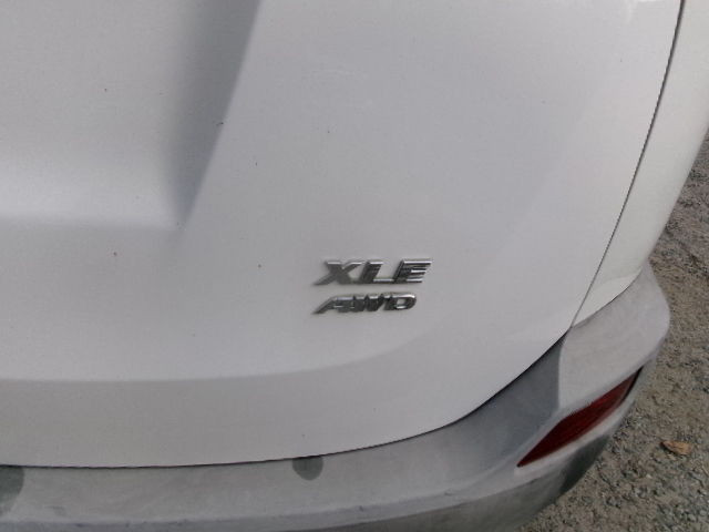2013 Toyota RAV4 XLE in Cars & Trucks in Muskoka - Image 4
