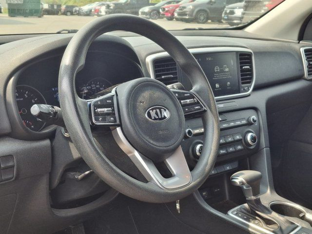 2020 Kia Sportage LX | Heated Seats | CarPlay + Android | Alloy in Cars & Trucks in Guelph - Image 2
