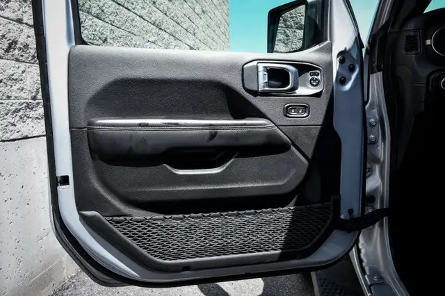 2024 Jeep Wrangler Sahara • REMOTE START • HEATED SEATS/STEERING in Cars & Trucks in Ottawa - Image 10