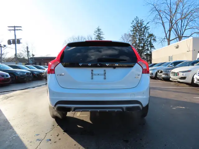 2016 Volvo V60 Cross Country T5 PREMIER PKG AWD - WAGON - LEATHE in Cars & Trucks in Oakville / Halton Region - Image 11