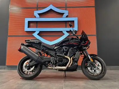 Building on the proven performance of the Pan America platform, the 2025 Pan America 1250 ST is reim...