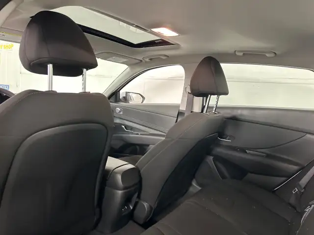2025 Hyundai Elantra Preferred w/Tech Package SUNROOF/NAVI/80... in Cars & Trucks in Belleville - Image 9