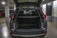 This Honda CR-V has a strong Intercooled Turbo Regular Unleaded I-4 1.5 L/91 engine powering this Va... (image 9)