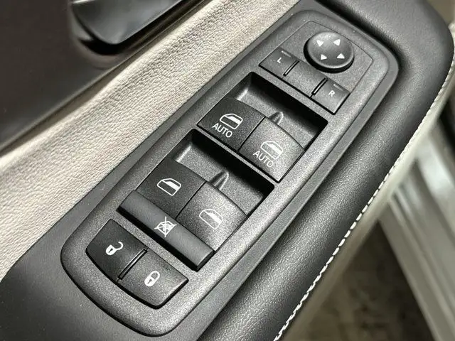 2024 Chrysler Grand Caravan SXT | Remote Start | Apple CarPlay in Cars & Trucks in Edmonton - Image 14