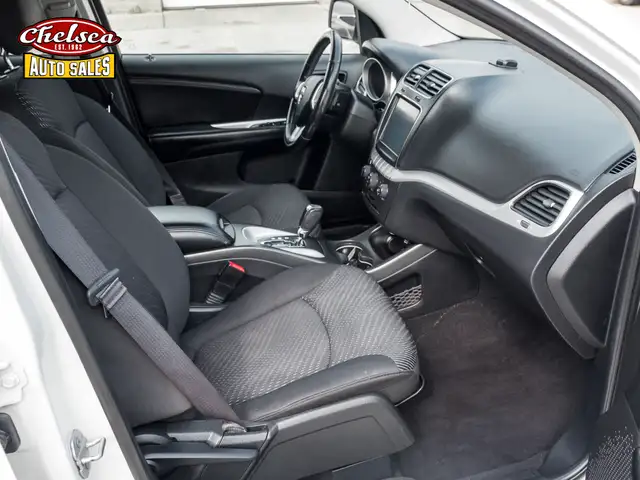 2015 Dodge Journey in Cars & Trucks in London - Image 16