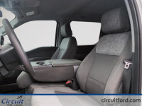 Le Ford F-150 2022 XLT avec moteur V6 2.7L combine puissance, confort et faible consommation. Parfai... (image 9)