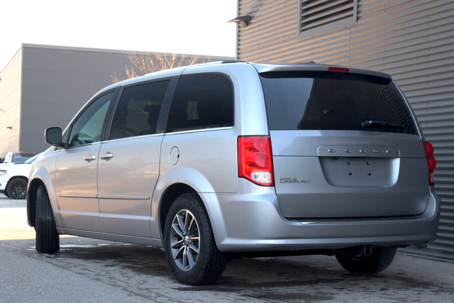 2016 Dodge Grand Caravan SE/SXT One Owner, Bought At Oxford D... in Cars & Trucks in London - Image 4