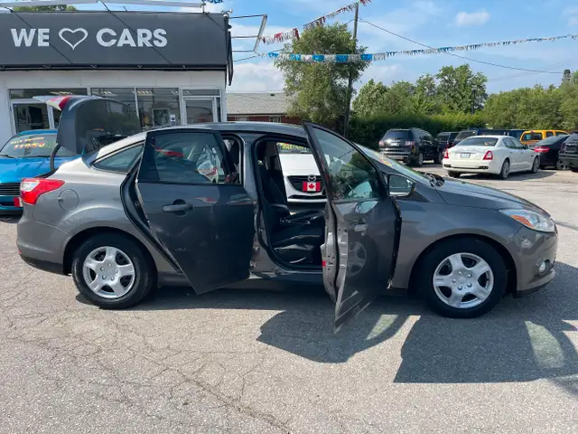 2012 Ford Focus SE SEDAN PWR GROUP AIR CO 2 SET WHEELS....LOW KM in Cars & Trucks in City of Toronto - Image 15