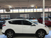 **SPRING SPECIAL!** FEATURING : AWD, ECO MODE, SPORT MODE, SUNROOF, WELL EQUIPPED! FINISHED IN WHITE... (image 2)