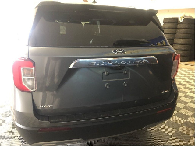  2021 Ford Explorer Leather, Second Row Buckets, BLIS, Accident  in Cars & Trucks in North Bay - Image 4