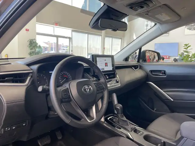 2024 Toyota Corolla Cross LE FORMER DEMO,WINTER TIRES ON RIMS... in Cars & Trucks in City of Toronto - Image 20