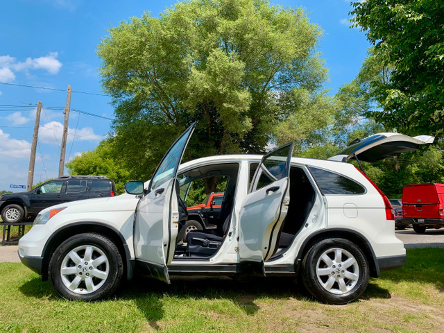 2011 HONDA CR-V 4WD LOW KMS 1 OWNER SAFETIED in Cars & Trucks in Guelph - Image 4