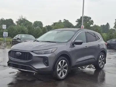 Come see this certified 2024 Ford Escape Platinum AWD | Vista Roof | Class II Tow Pkg | Leather | Ad...