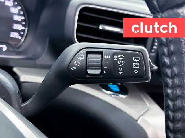 2021 Ford Explorer XLT 4WD w/ Apple CarPlay, Heated Front Seats, in Cars & Trucks in Ottawa - Image 30