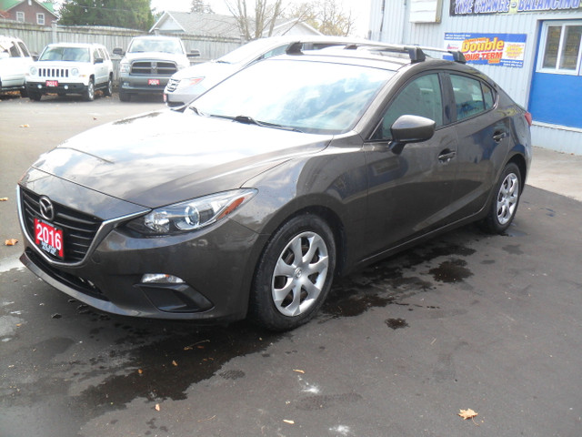2016 Mazda Mazda3 |6 SPEED|CERTIFIED|ROOF RACK|MUST SEE in Cars & Trucks in Kitchener / Waterloo - Image 4