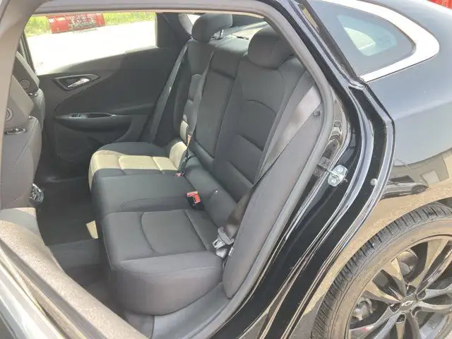 2023 Chevrolet Malibu 1LT in Cars & Trucks in Hamilton - Image 17