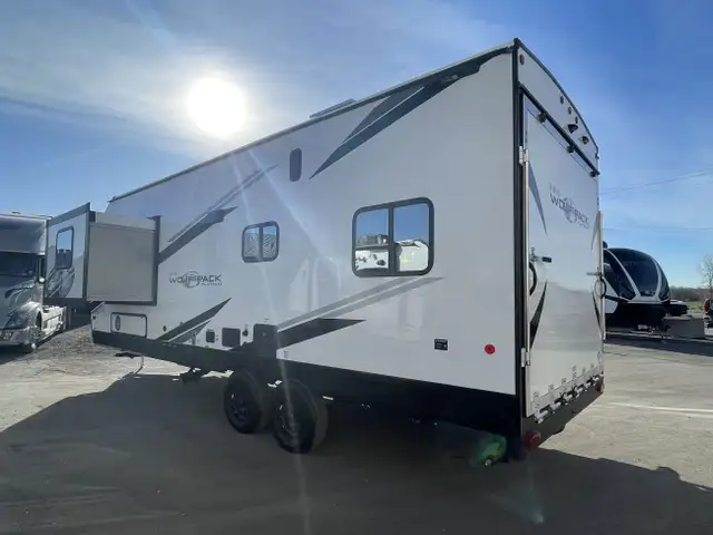 2024 WOLF PACK BY CHEROKEE TOY HAULER CKT26PACK15 in Travel Trailers & Campers in Mississauga / Peel Region - Image 35
