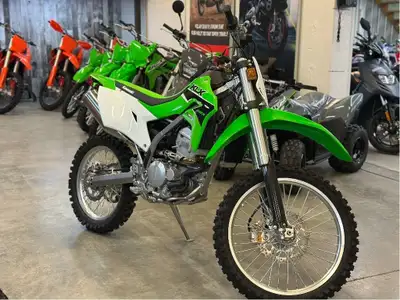 Kawasaki KLX 300R 2023 Flambant neuf ! Moteur 4 temps Démarreur électrique Rock Moto Sport Sherbrook...
