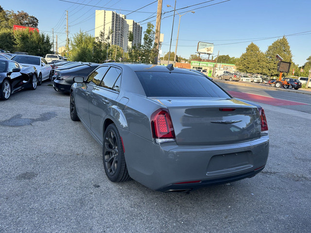 2018 Chrysler 300 300S RWD in Cars & Trucks in City of Toronto - Image 2