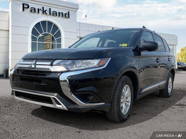 2019 Mitsubishi Outlander ES AWD Heated Seats Rear Camera in Cars & Trucks in St. Albert
