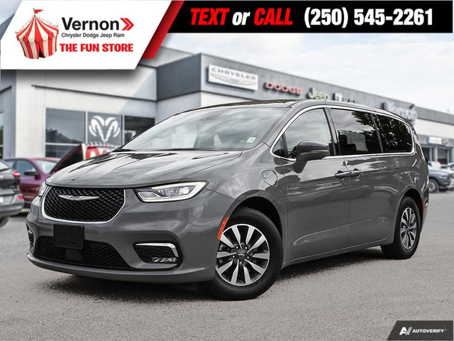 2022 Chrysler Pacifica Hybrid Touring L - Leather Seats in Cars & Trucks in Vernon