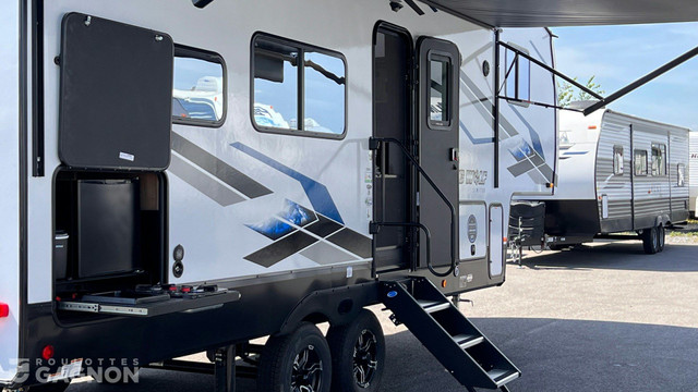 2024 Arctic Wolf 23 MLE Fifth Wheel in Travel Trailers & Campers in Laval / North Shore - Image 3