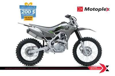 KLX230R Le plaisir grandeur nature de la moto tout-terrain KLX230R signifie qu'il est temps de sorti...