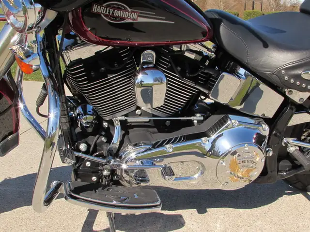 2006 Harley-Davidson FLSTC Heritage Softail Classic Well Over $9 in Street, Cruisers & Choppers in Leamington - Image 16